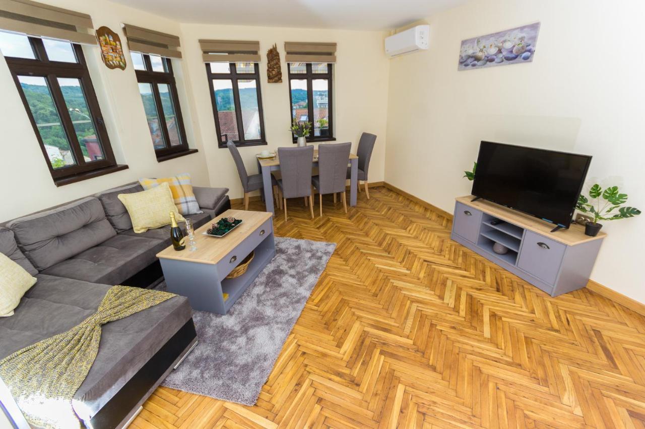 Apartment Zdravets, In The Heart Of The Old City Veliko Tărnovo Exteriör bild