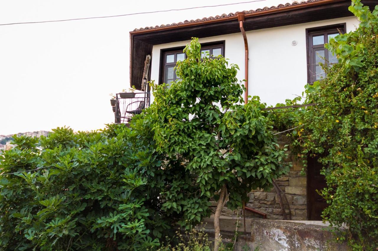 Apartment Zdravets, In The Heart Of The Old City Veliko Tărnovo Exteriör bild