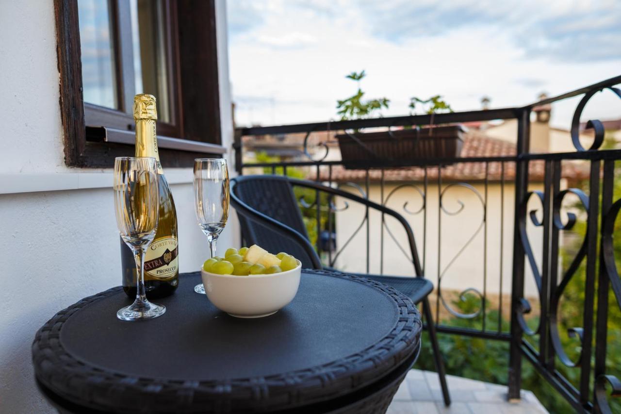 Apartment Zdravets, In The Heart Of The Old City Veliko Tărnovo Exteriör bild