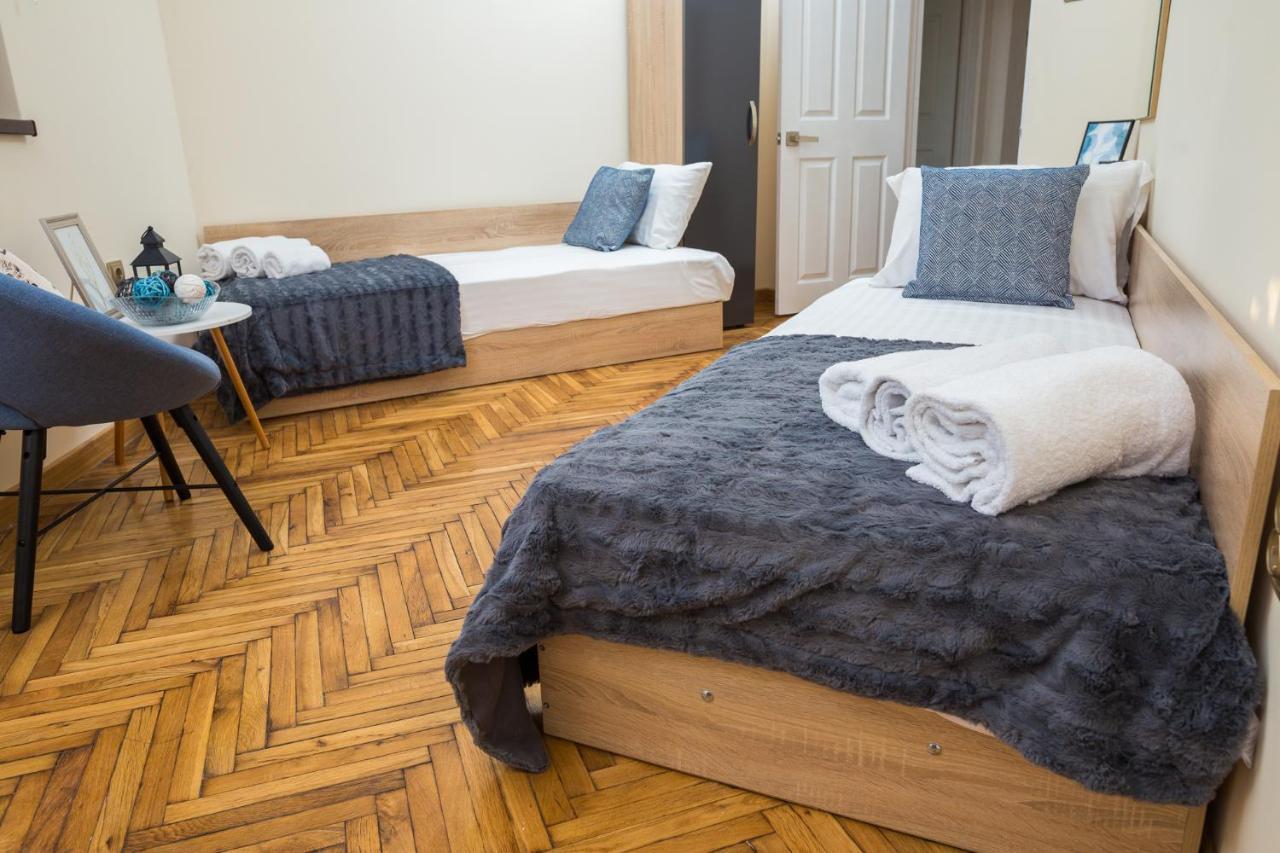 Apartment Zdravets, In The Heart Of The Old City Veliko Tărnovo Exteriör bild